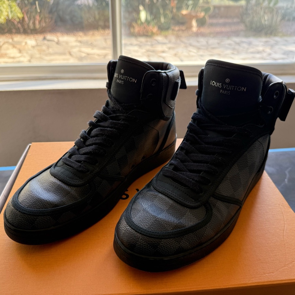 Louis Vuitton Men's Rivoli Graphite Damier